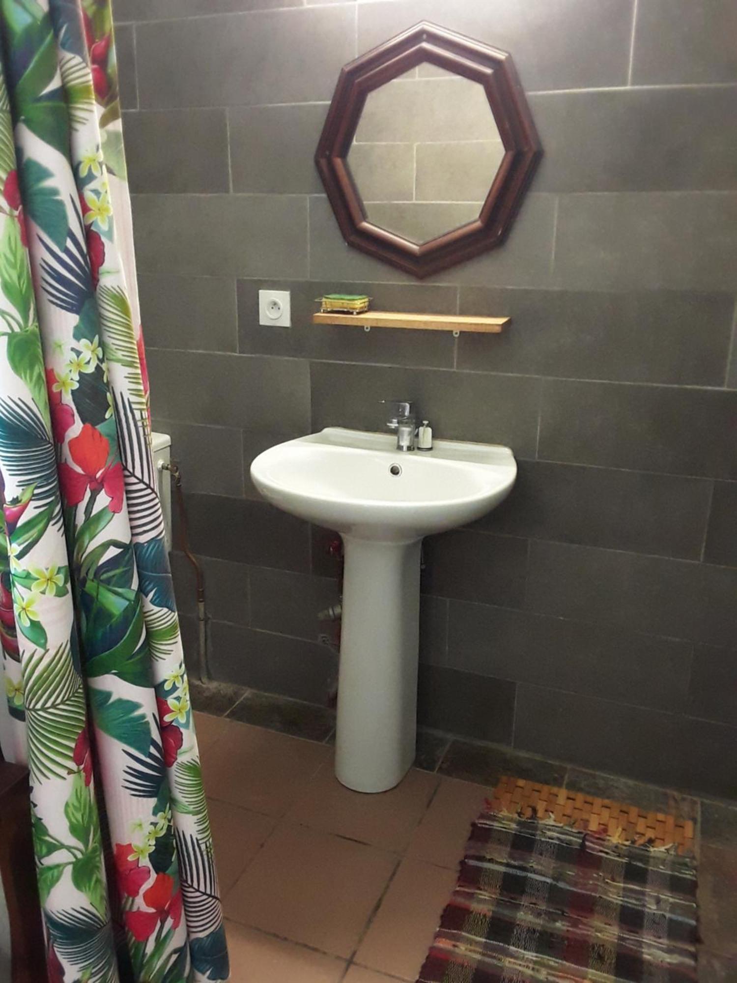 Le Tulear - Aux 4 Coins Du Monde Hotel Saint Pierre Phòng bức ảnh