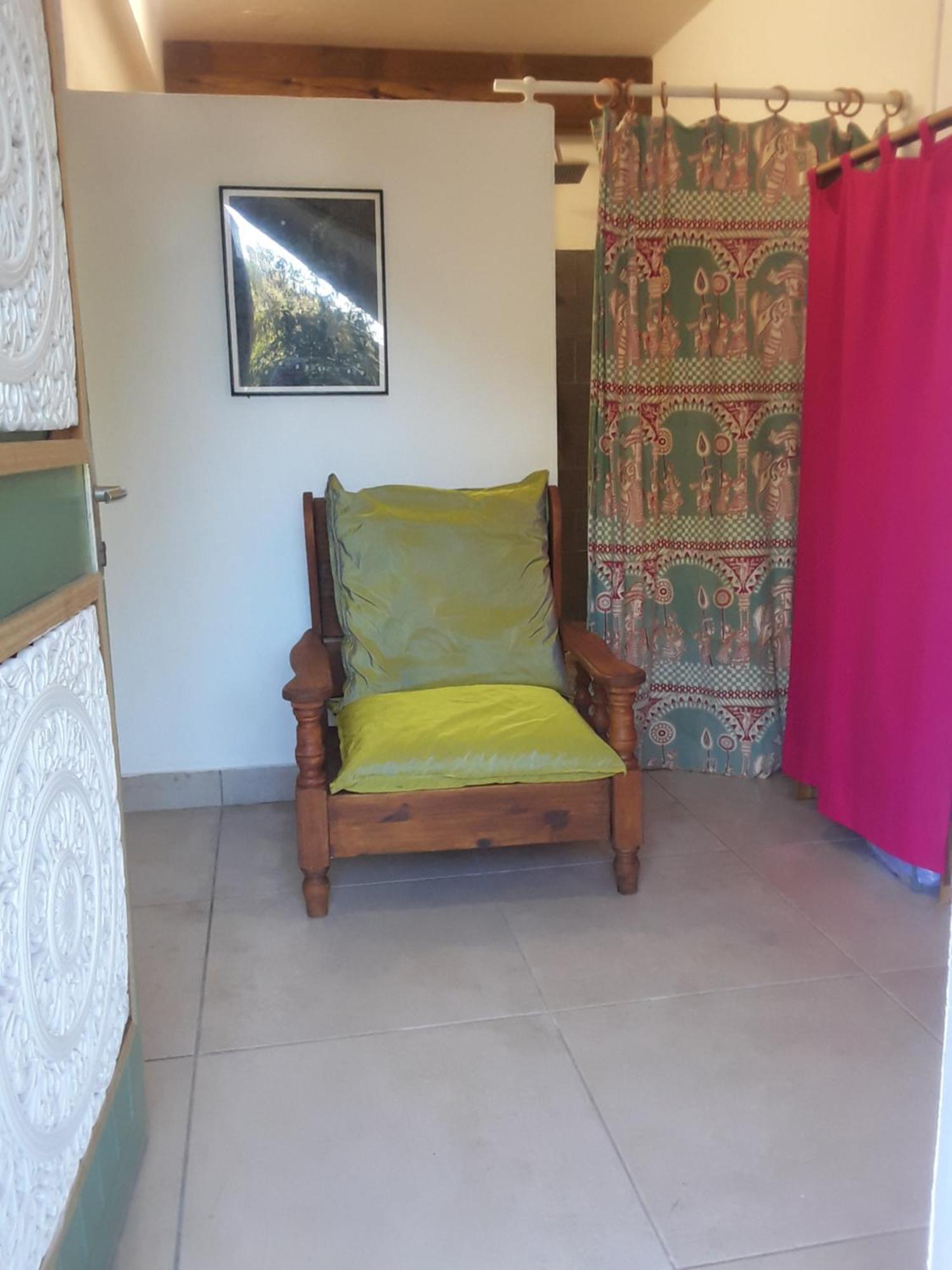 Le Tulear - Aux 4 Coins Du Monde Hotel Saint Pierre Phòng bức ảnh